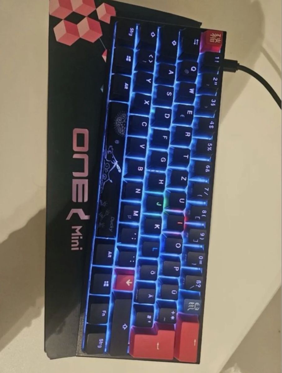 Ducky Tastiere: Ducky One 2 Mini Mechanical Keyboard - Black - Great! – Usato da Schaffhausen venduto da GreenApple212