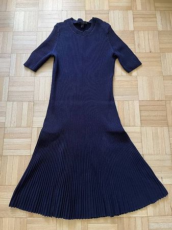 Strickkleid COS dunkelblau gerippt Grösse XS