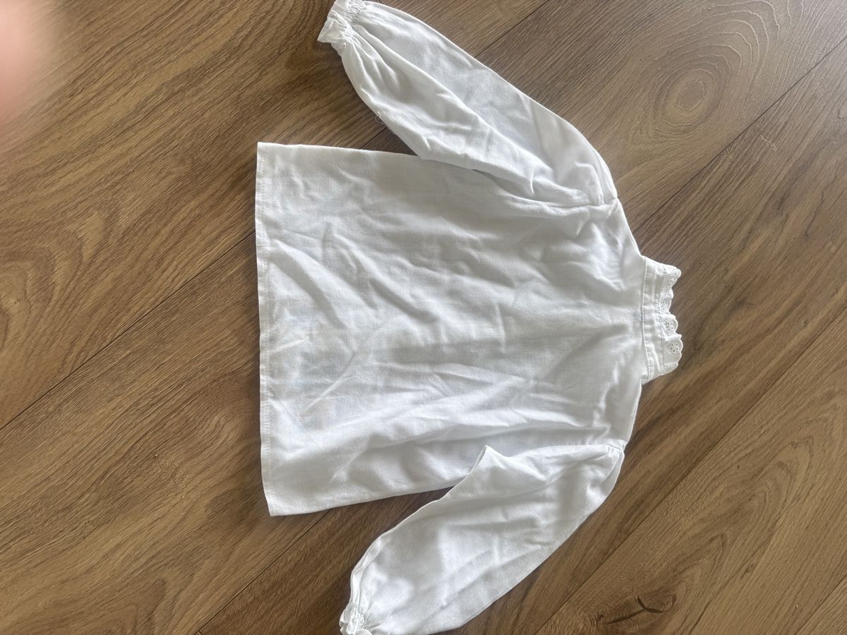 Camicette, T-shirt & Top: Süsses weisses Spitzen-Blüschen, Grösse 104 – Usato da Altendorf venduto da c.niesper 2