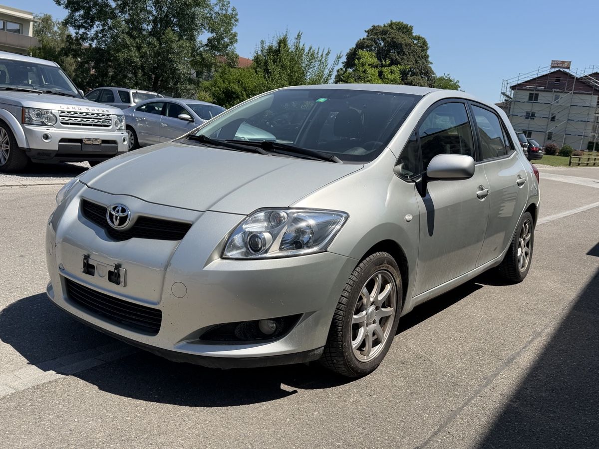 Toyota Automobili: Toyota Auris 2,2 Diesel Ab MFK  – Usato da Amriswil venduto da Autocent