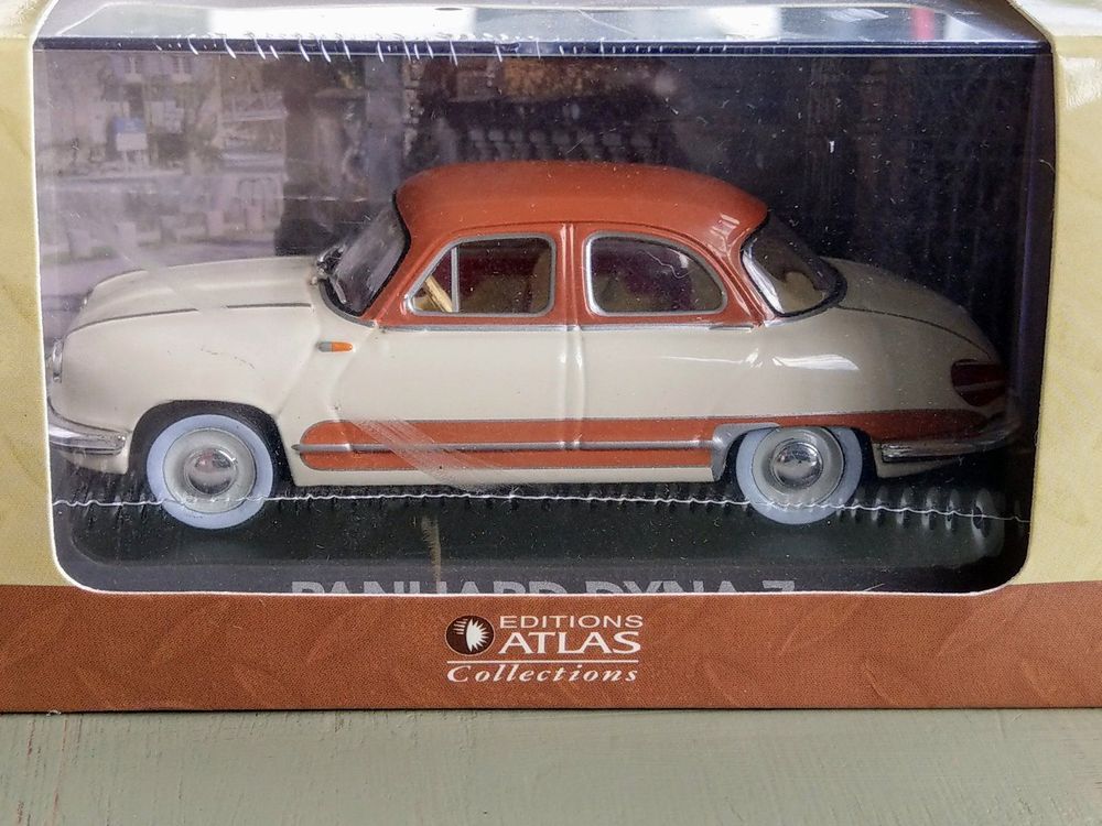 Voiture Miniature 1/43 Peugeot 404 Rouge - Collection Atlas 'Voiture De Mon Père', Marque IXO