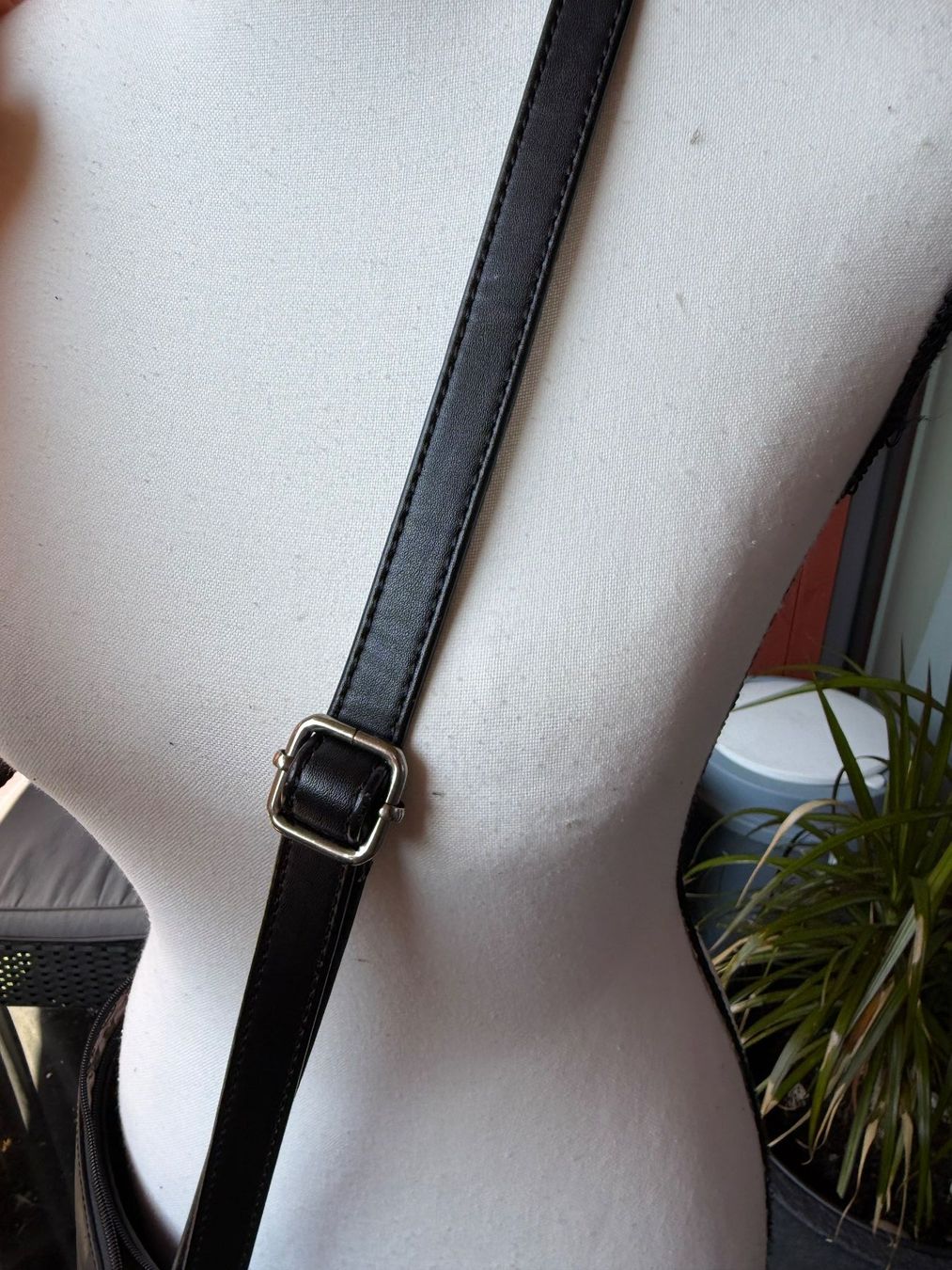 David Jones Taschen für Damen: Schwarze Umhängetasche von David Jones – Defekt aus Riehen von edu_92w7 8