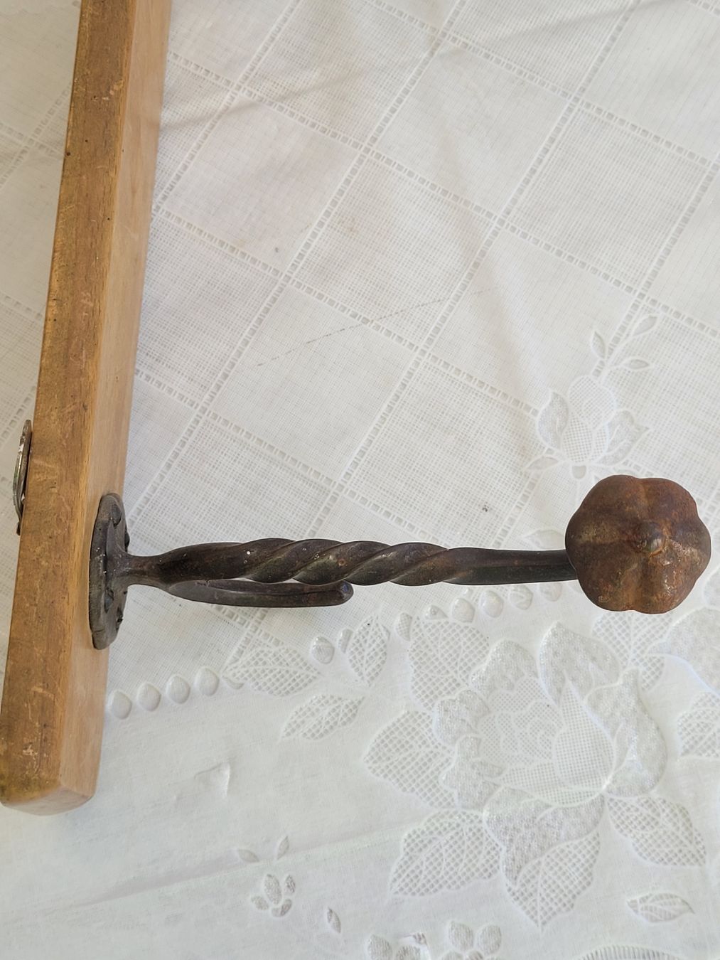 Porte manteau: Antike, robuste Wandgarderobe  – D'occasion à Buttikon SZ par Corendo 2