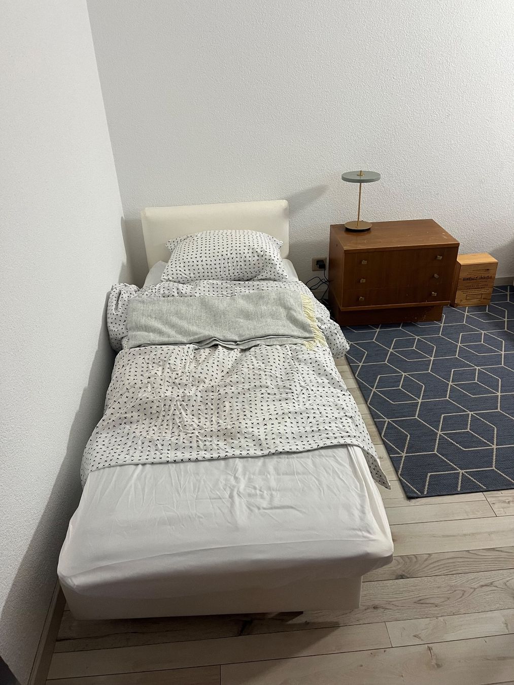 Fauteuils: Weisser Sofasessel  / Bettsofa / Einzelbett ausziehbar – D'occasion à Kerzers par del13 8