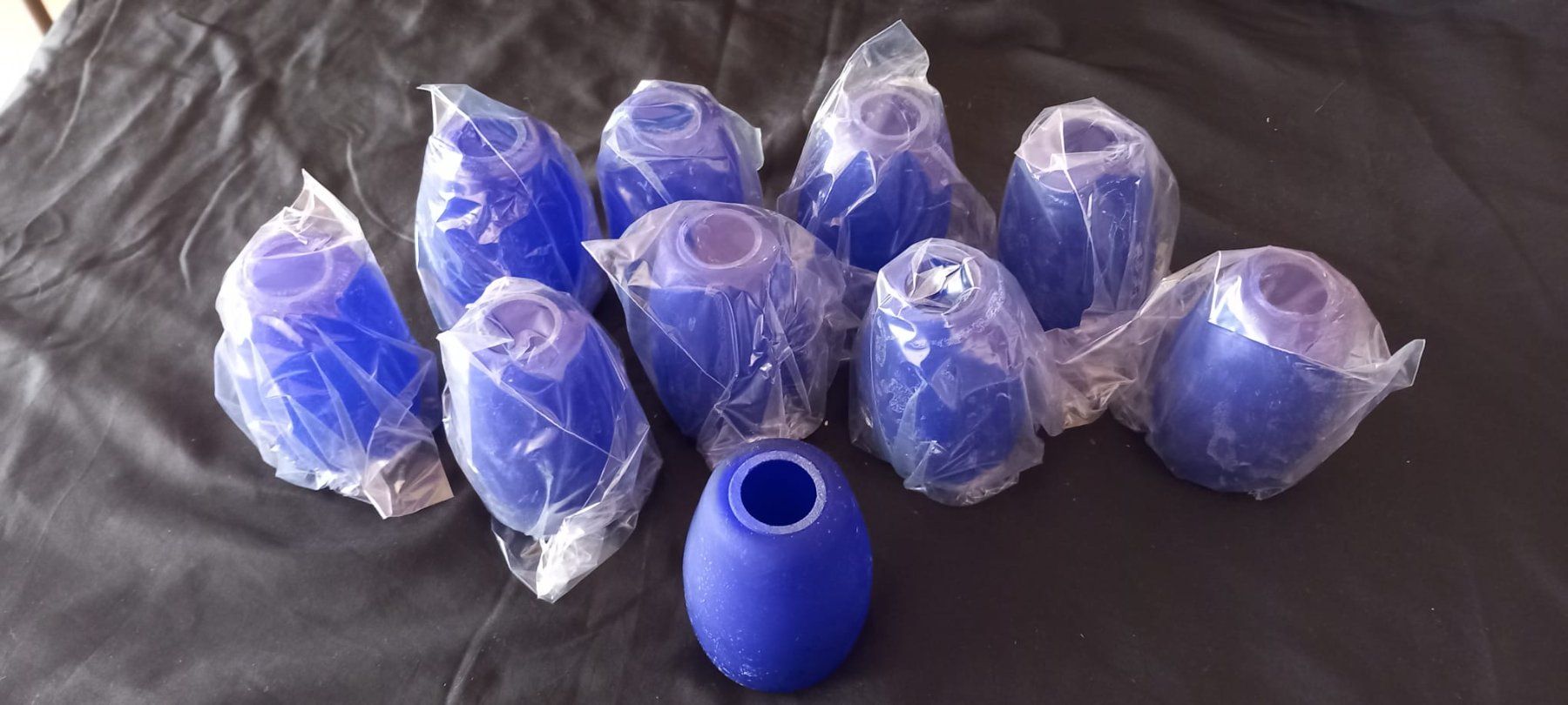 Paralumi: 10 STK LAMPENGLÄSER BLAU - NEUWERTIG – Nuovo (secondo la descrizione) da Huttwil venduto da Kunterbuntli