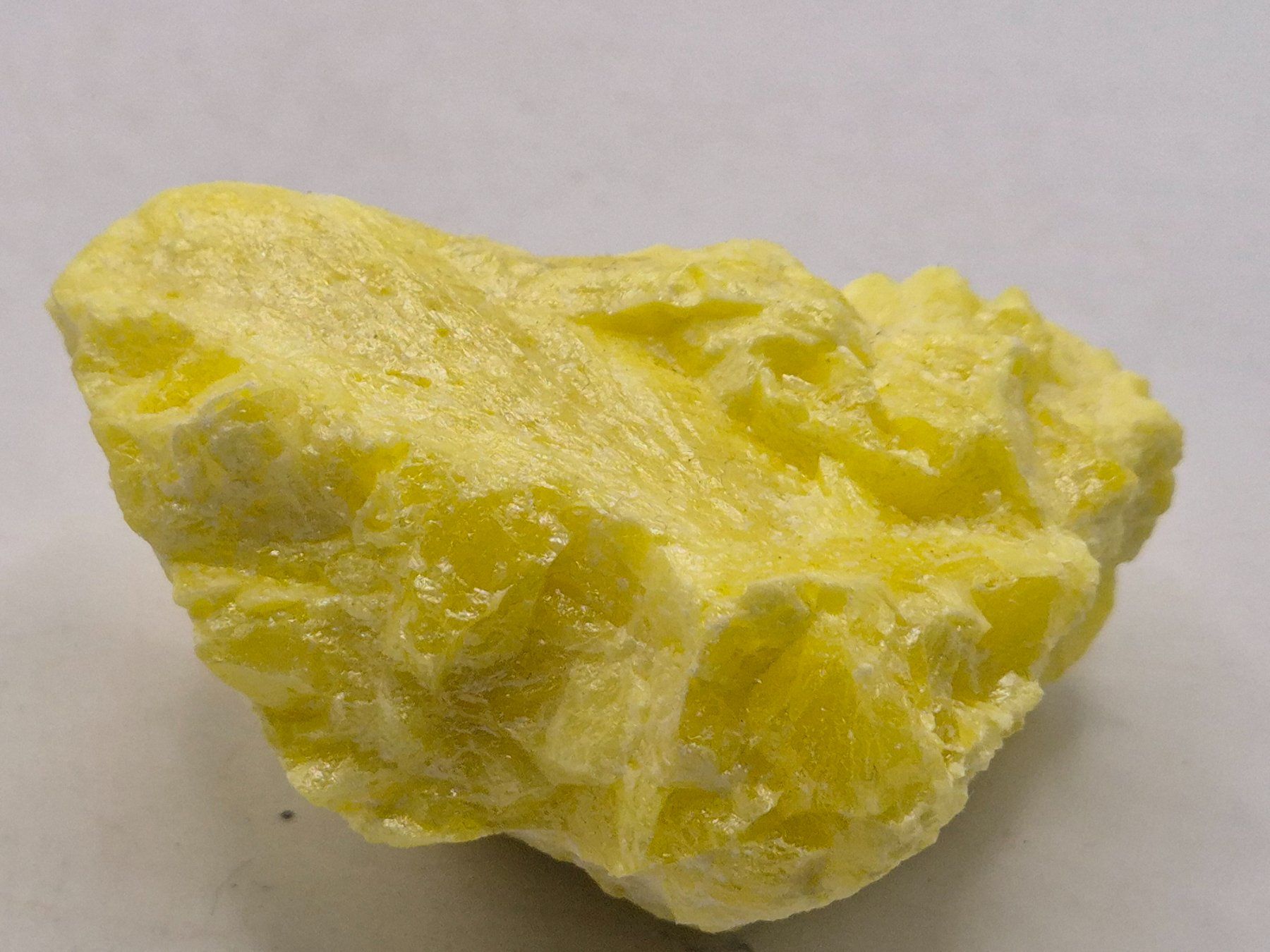 Minerali & Pietre curative: Elementarer Schwefel aus Indonesien (96) – Nuovo e nell'imballaggio originale da Winterthur venduto da LukasMineralienOase