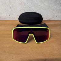 Top >>> Oakley Sutro <<< Top