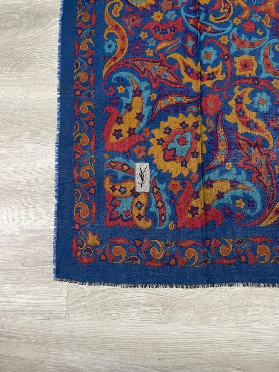 Saint Laurent Foulard & Sciarpe: Foulard Yves saint Laurent – Usato da Montreux venduto da Perledor 1