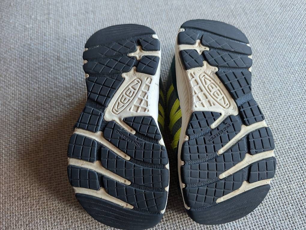 Chaussures garçon: Keen Schuhe – D'occasion à Mühlrüti par mar_rl6q 1