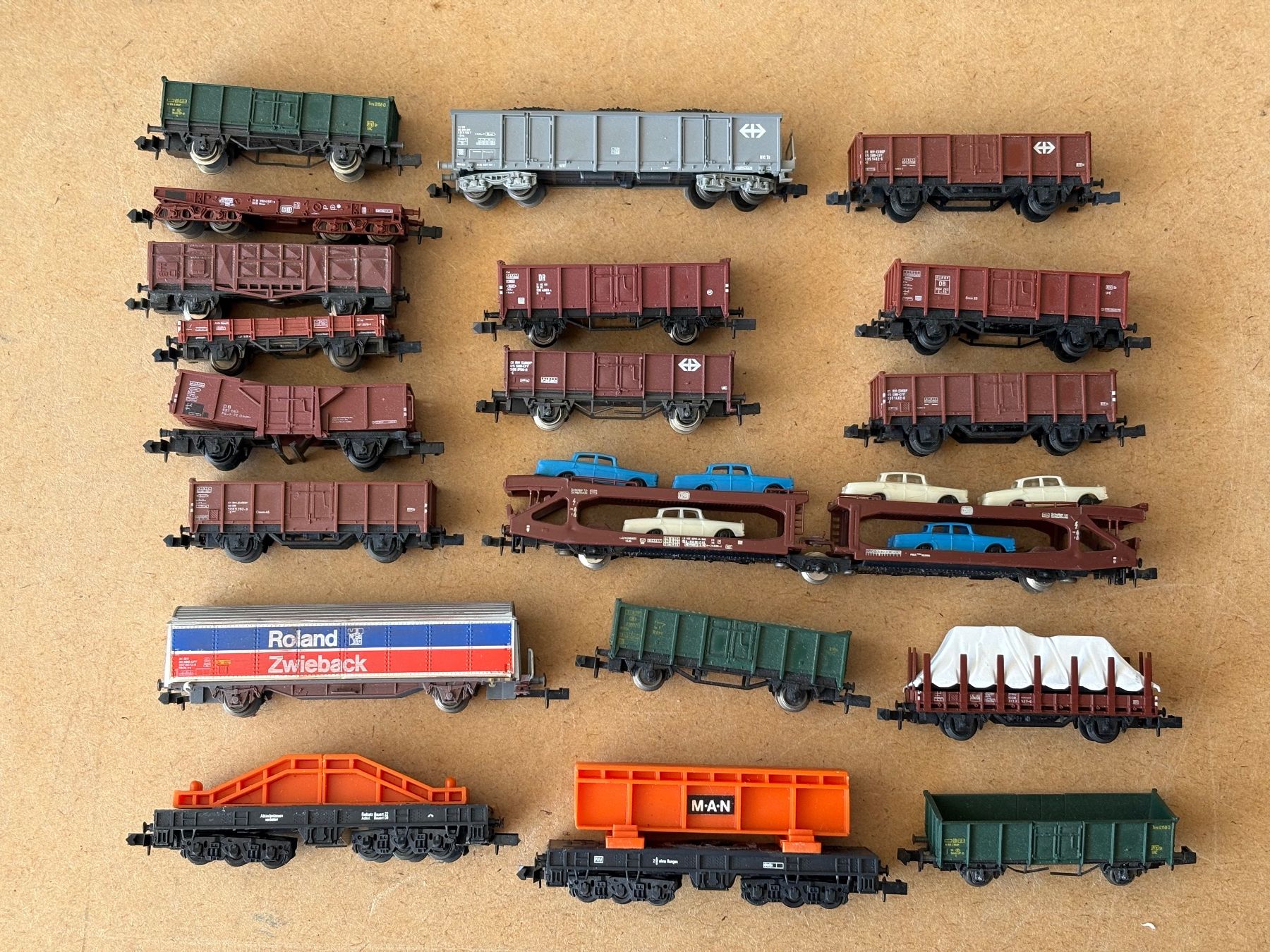Arnold Modellini di ferrovie: 19x Guterwagen Arnold - Roco - Lima – Usato da Hauterive NE venduto da eriamch