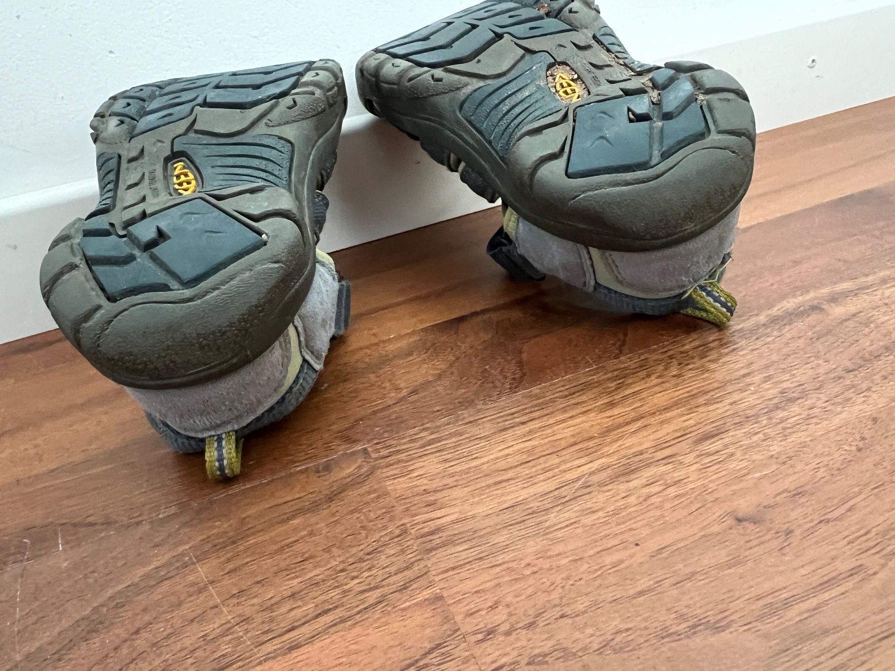 Keen Schuhe für Jungen: Keen Sandalen 30 Grau/Grün – Gebraucht aus Jona von Sariksa 3