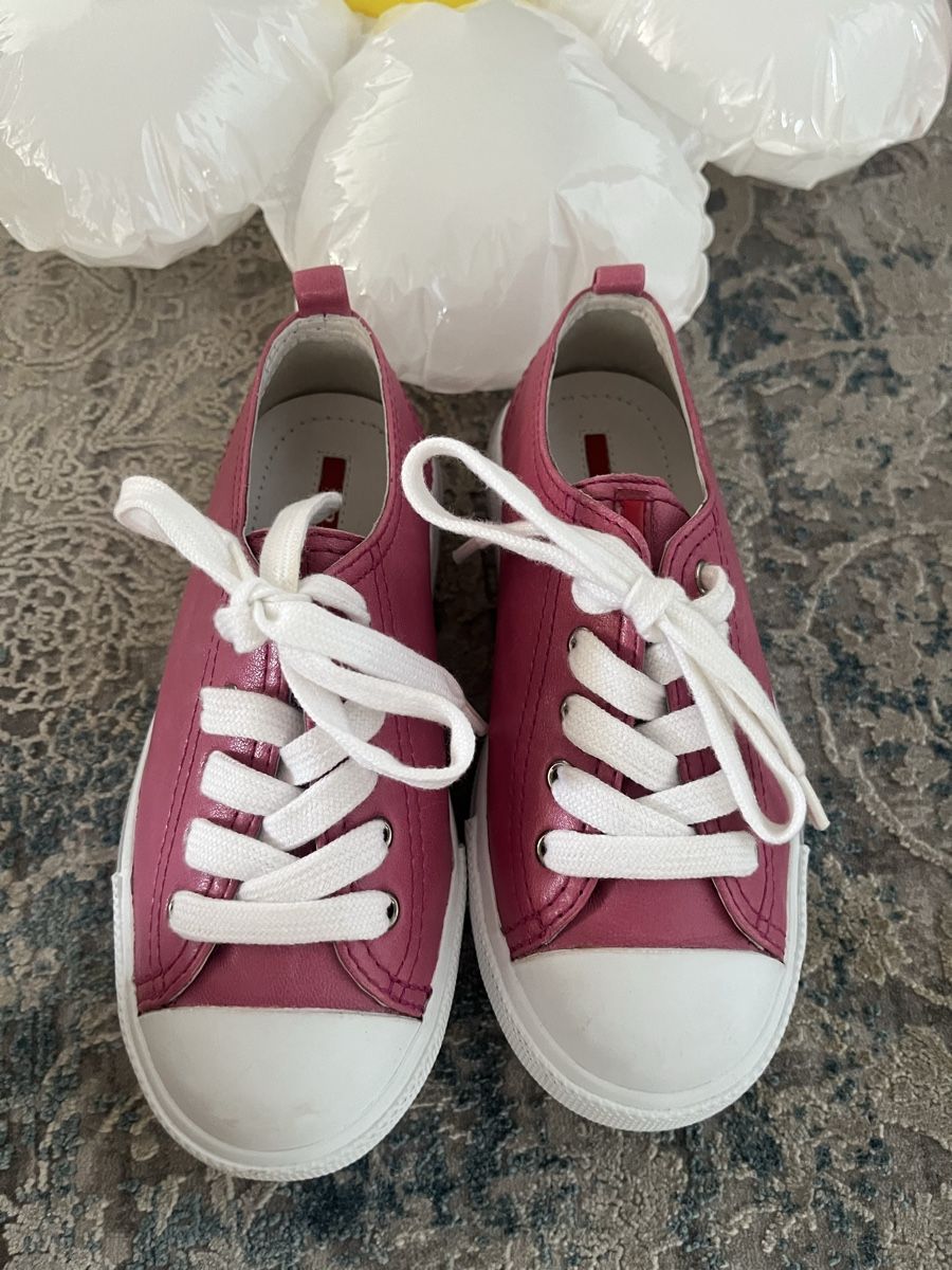Prada Chaussures filles: Prada Sneaker Leder Gr.27 – D'occasion à Oberengstringen par Baby_Fashion 1