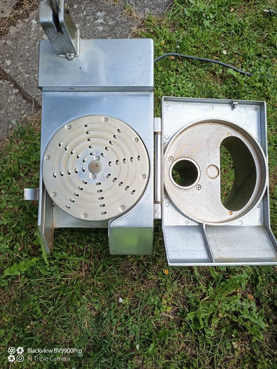 Tutte le macchine: Gemüseschneider Pro PSP-300  – Usato da Biel/Bienne venduto da Husseinsheikho 3