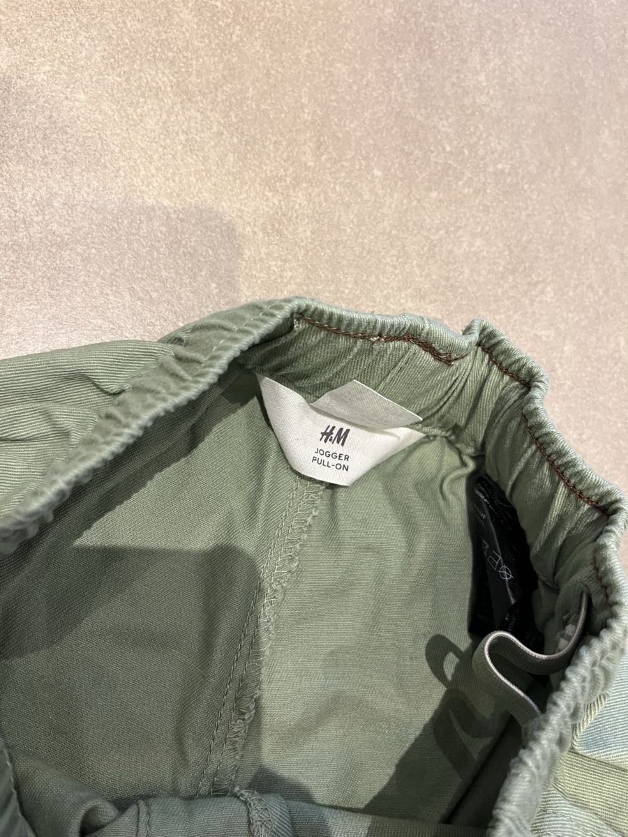 H&M Pantaloni: ***H&M*** NEU: Jogger Pants Gr. 122 – Nuovo (secondo la descrizione) da Volketswil venduto da Kephren 3