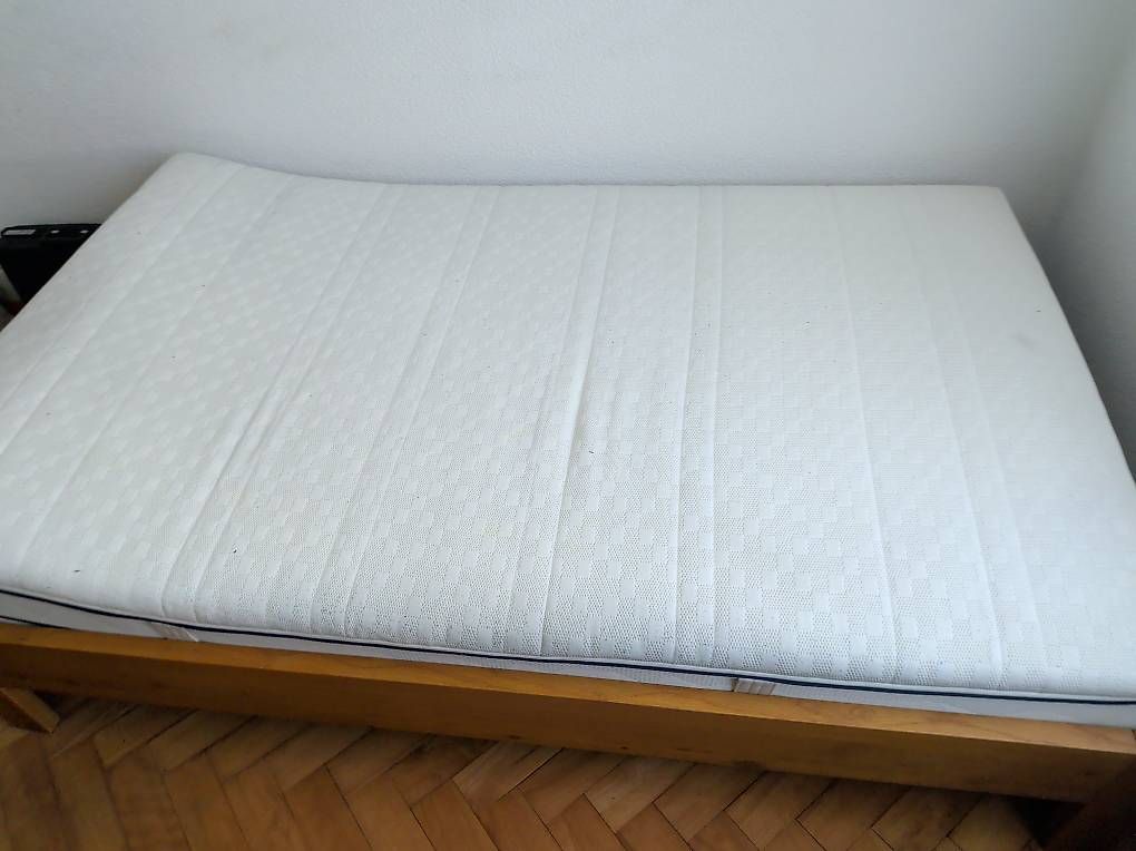 Lits: Solides Eichen-Bett – D'occasion à Bern par actinistia