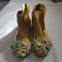 Blumige Echtlederstiefelette Gr. 38