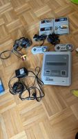 Super Nintendo SNES Konsole mit Spielen und Zubehoer