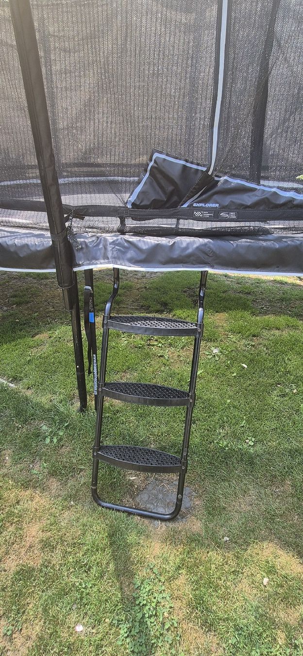 Trampoline: North Trampolin Explorer Oval 300 x 420 cm – Gebraucht aus Steinmaur von nimark79 4
