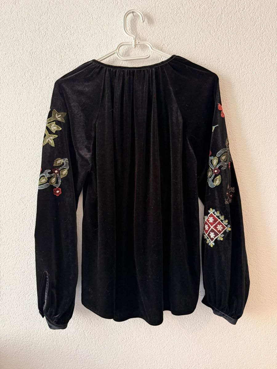 Zara Top: Blouse noire velours brodée taille M bon état – Usato da Martigny venduto da mth1719 2
