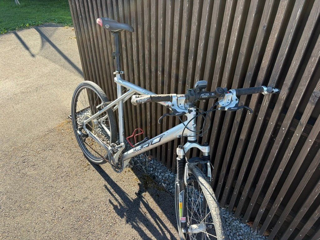 GT Velos: GT Mountainbike – Gebraucht aus Romanshorn von Projects5 4