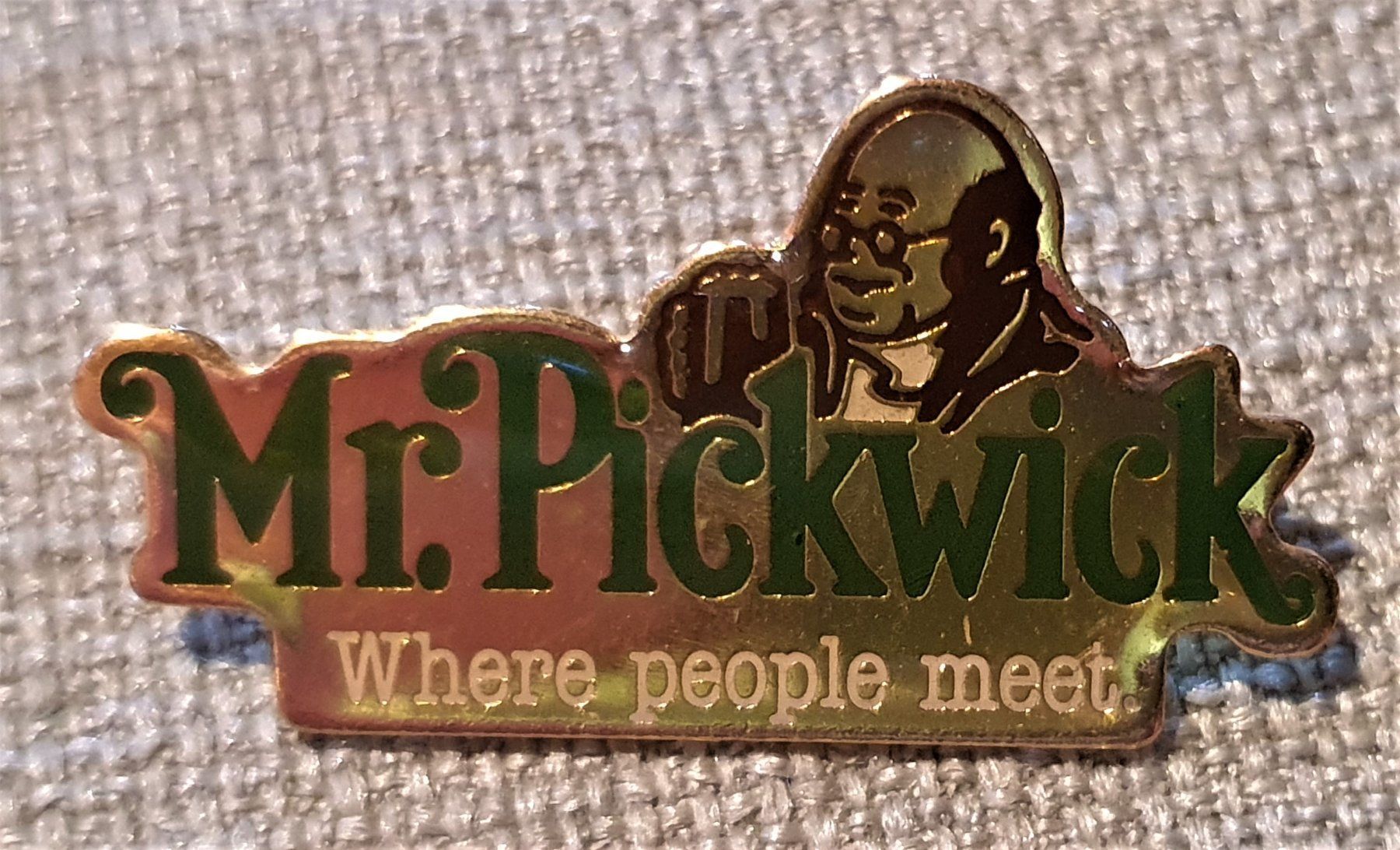 Placchette & Badge: L558 - Pin Mr. Pickwick - Where people meet – Usato da Reinach BL venduto da Boston-Verkauf