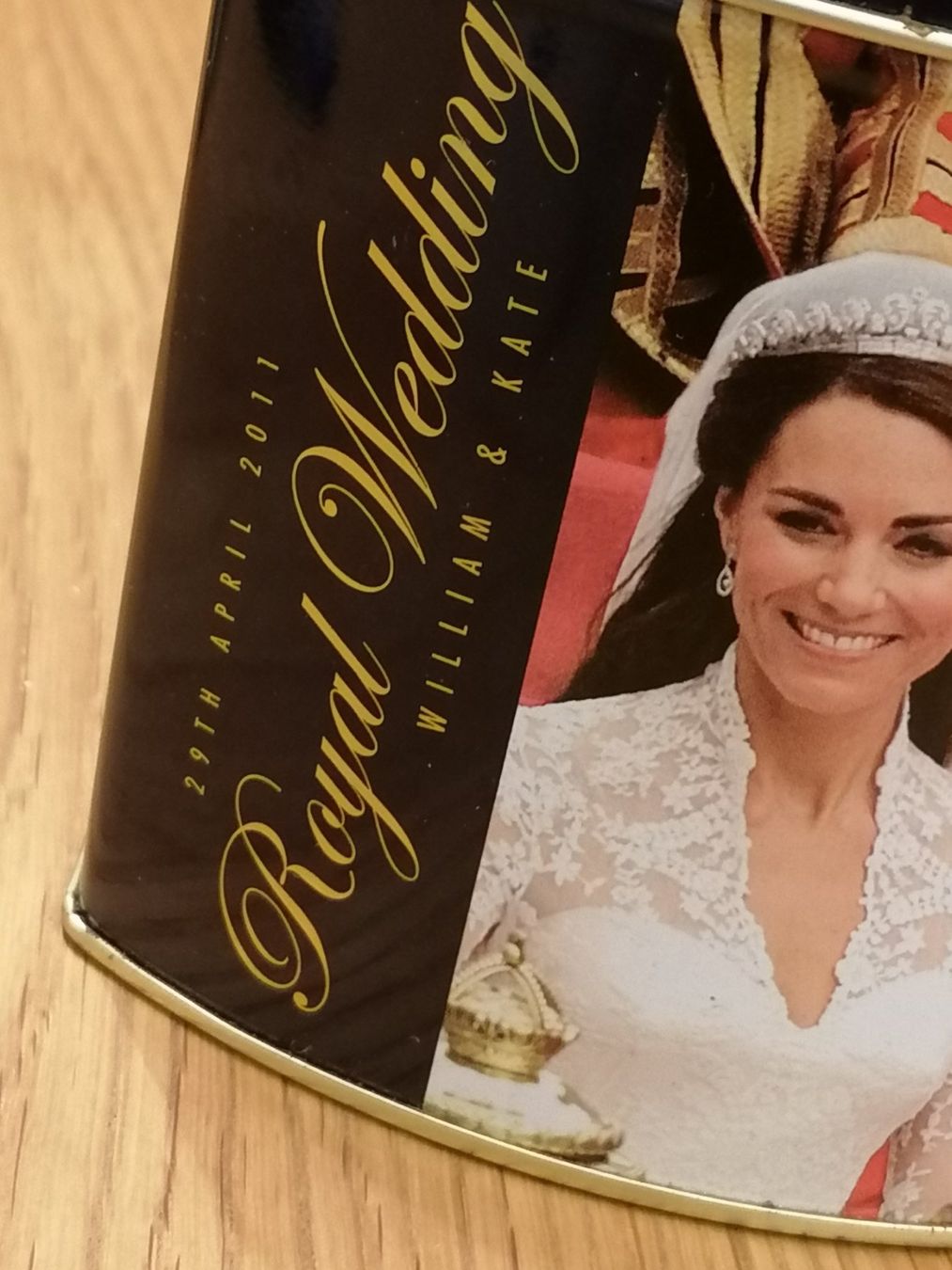 Altro in Decorazioni & Accessori: Blechdose - Royal Wedding - William & Kate, Limited Edition! – Usato da Basel venduto da vintagecollector 1