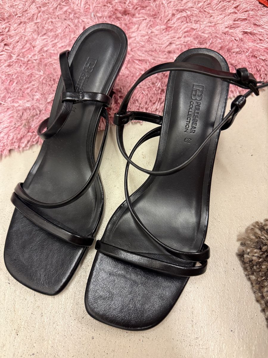 Pull&Bear Chaussures femmes: Pull & bear High heels schwarz – Neuf (Voir description) à Zürich par Ivana.miloradovic 1