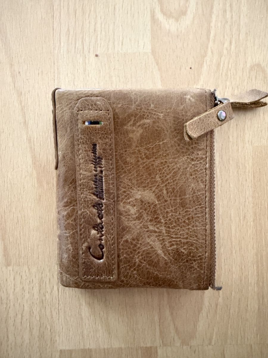 Portefeuilles: Brown Leather Wallet Good Condition – Neuf (Voir description) à Zürich par Wick.j