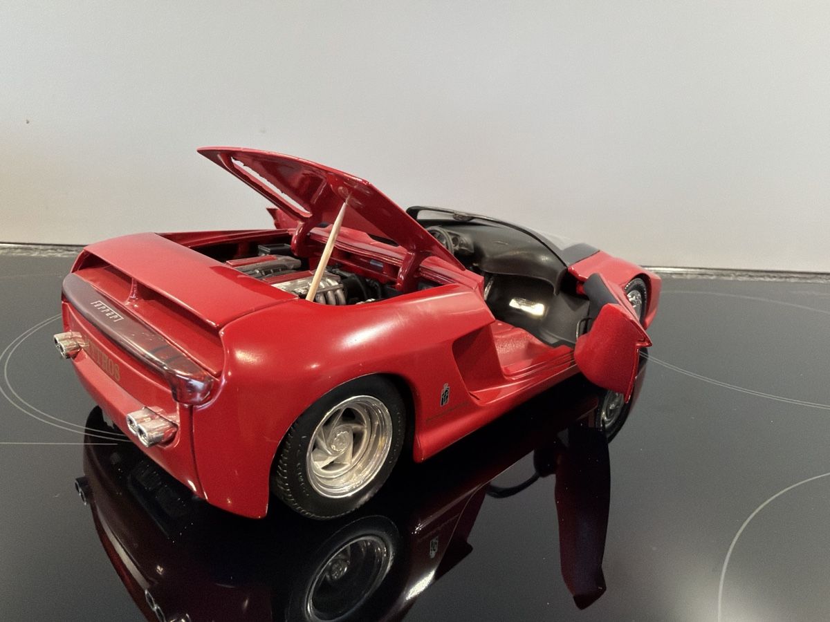 Revell Modellini d'auto: Ferrari Mythos - 1/18 - Revell – Usato da Wolfwil venduto da Rolex1 3
