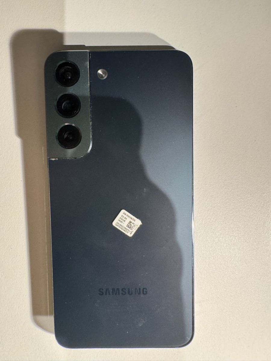 Samsung Telefoni cellulari / Smartphones: Samsung Galaxy S22 Display mit Gehäuse – Usato da Adliswil venduto da Busys 3