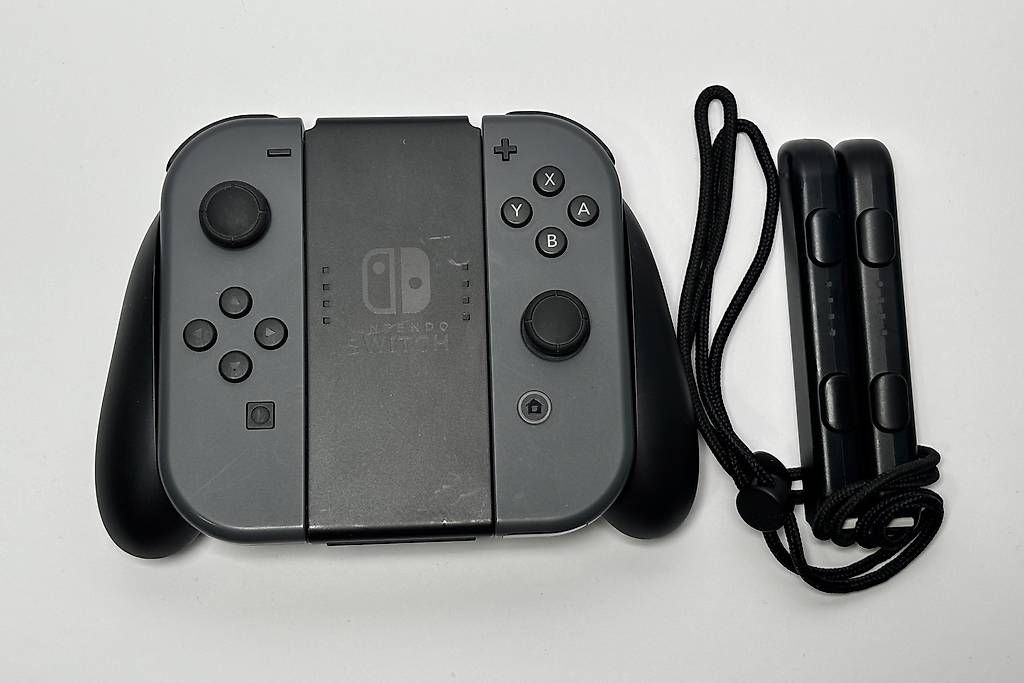 Nintendo Konsolen: Nintendo Switch Console + Animal Crossing – Gebraucht aus Gordola von kar_gy5g 6