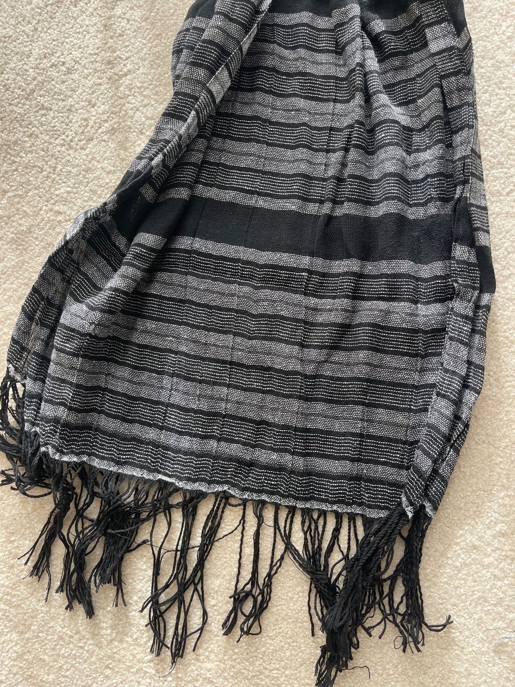 Foulards, Tücher & Schals: 2 Baumwoll-Schals grau/schwarz – Gebraucht aus Aesch ZH von niro007 2