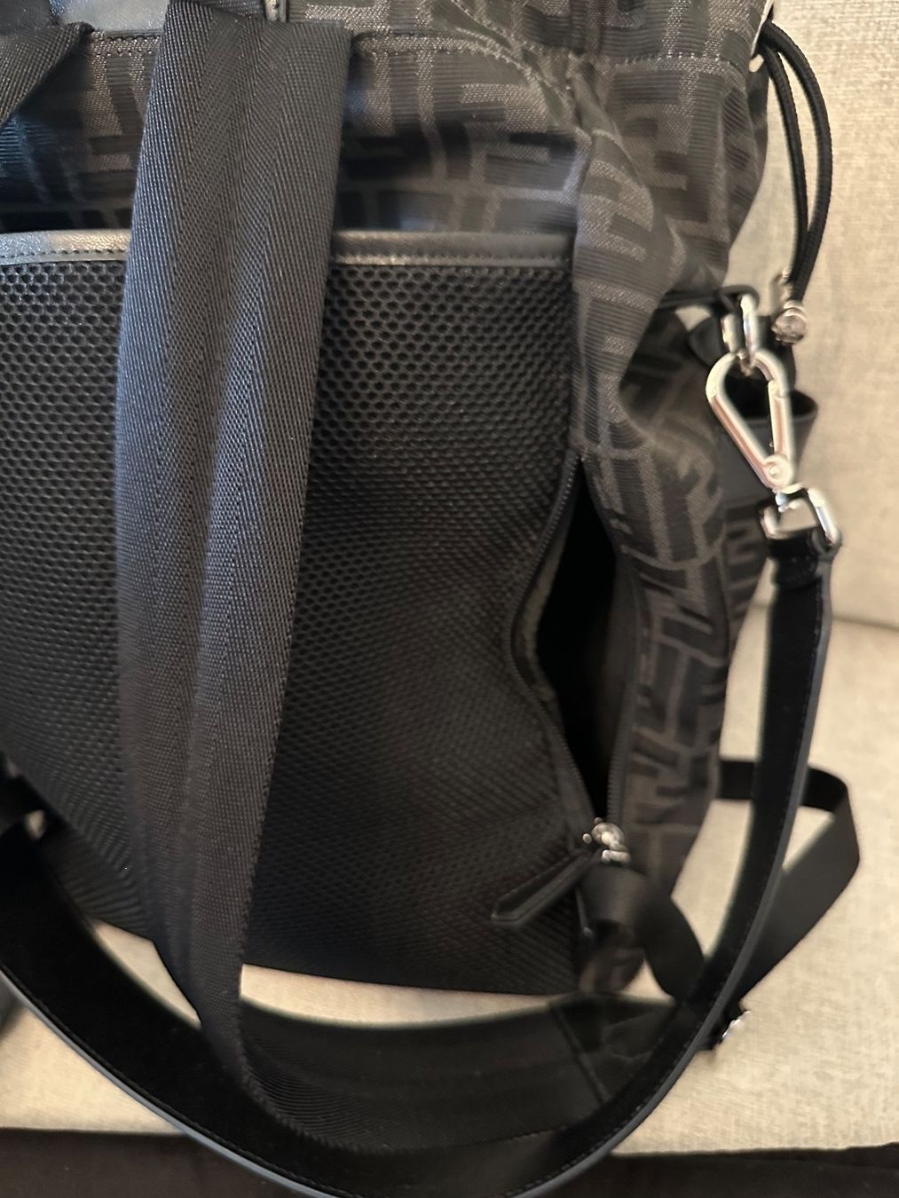 Fendi Zaini: Fendi Rucksack Tasche Schwarz – Nuovo (secondo la descrizione) da Basel venduto da iulia_haul 9
