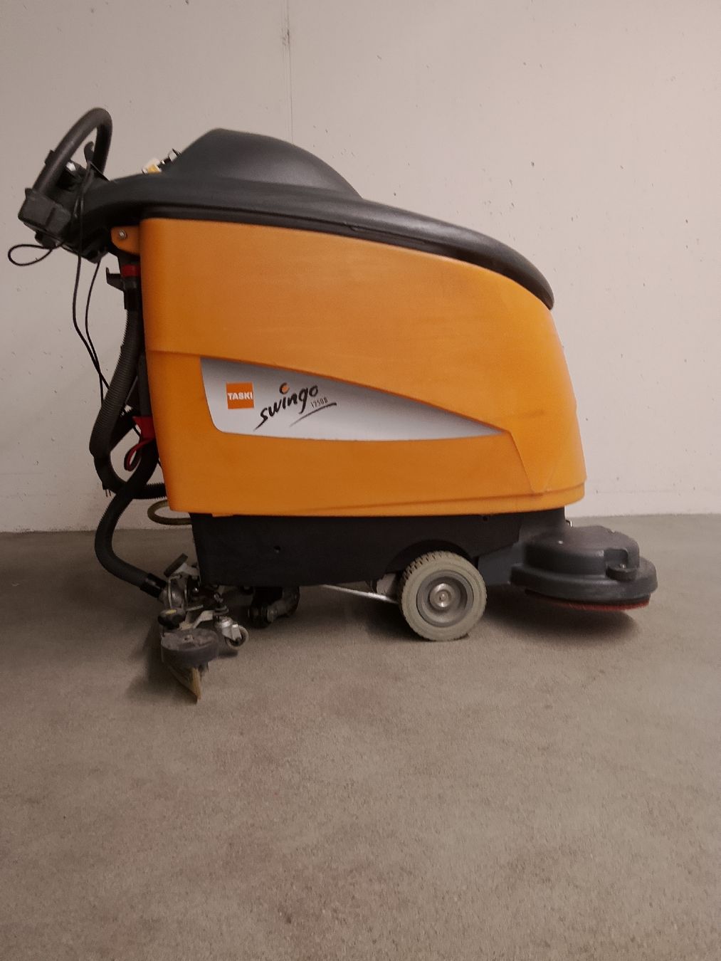 Toutes les machines: scheuersaugmaschine taski swingo 1250b – D'occasion à Wohlen AG par ang_xy8w 1