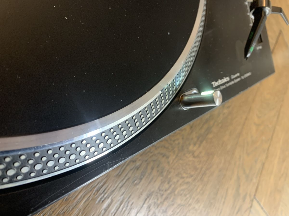 Technics Tourne-disques: Plattenspieler Technics SL-1210MK2 – D'occasion à Basel par Auktion_1000 4