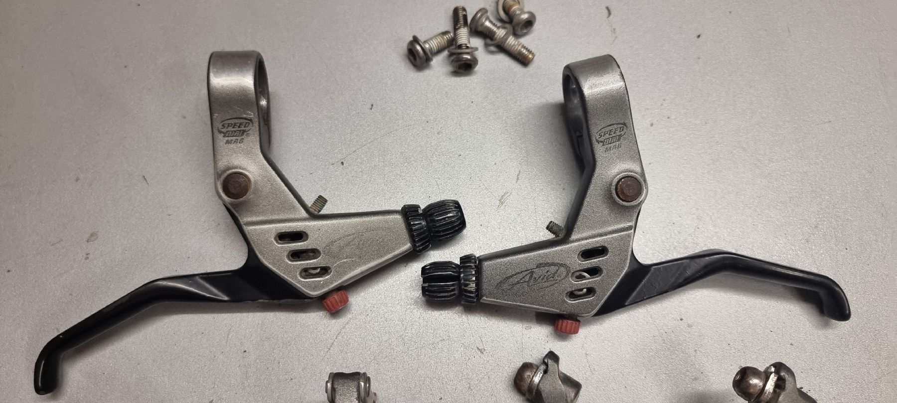 Avid Pezzi di ricambio: Avid V-Brake mit Bremshebel  – Usato da Seon venduto da Stibinio 1