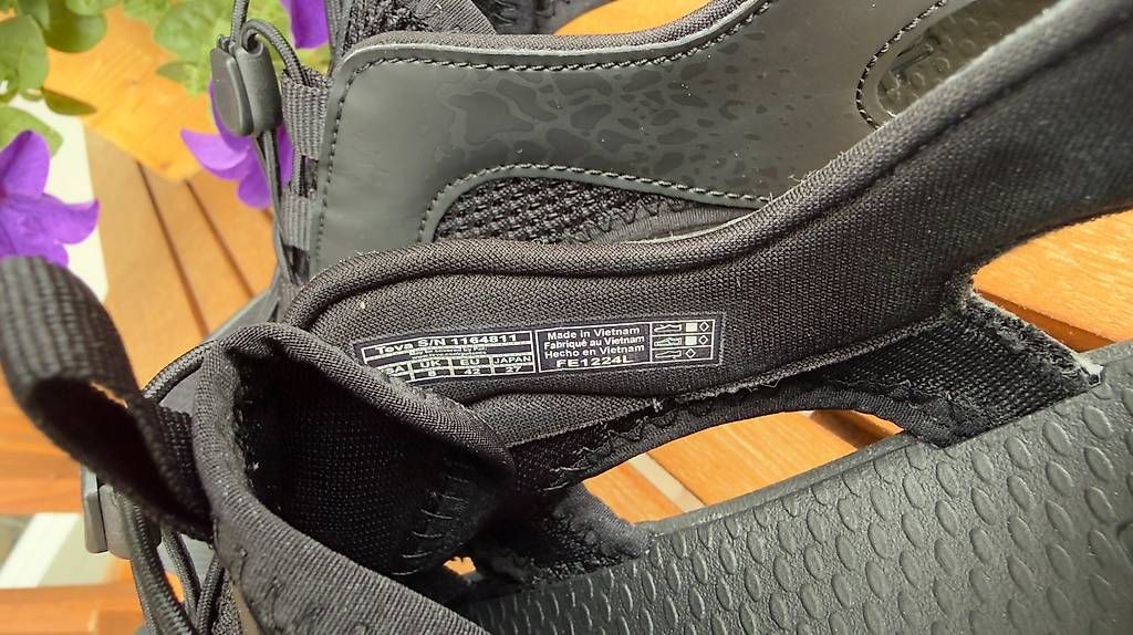 Scarpe da donna: Teva Hydratek Sandalen wie neu  – Usato da Grabs venduto da Milmo-MW 2