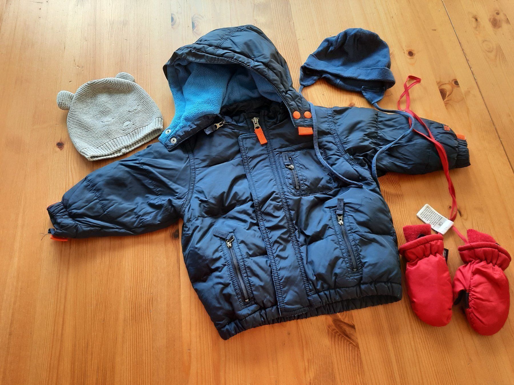 Lotti & Set di vestiti: Riesiges Kleiderpaket mit Winterjacke Grösse 74/80 – Usato da Aesch BL venduto da ChezToKa 1