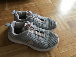 Turnschuhe Sneaker von Beach Mountain Grösse 31 hellgrau