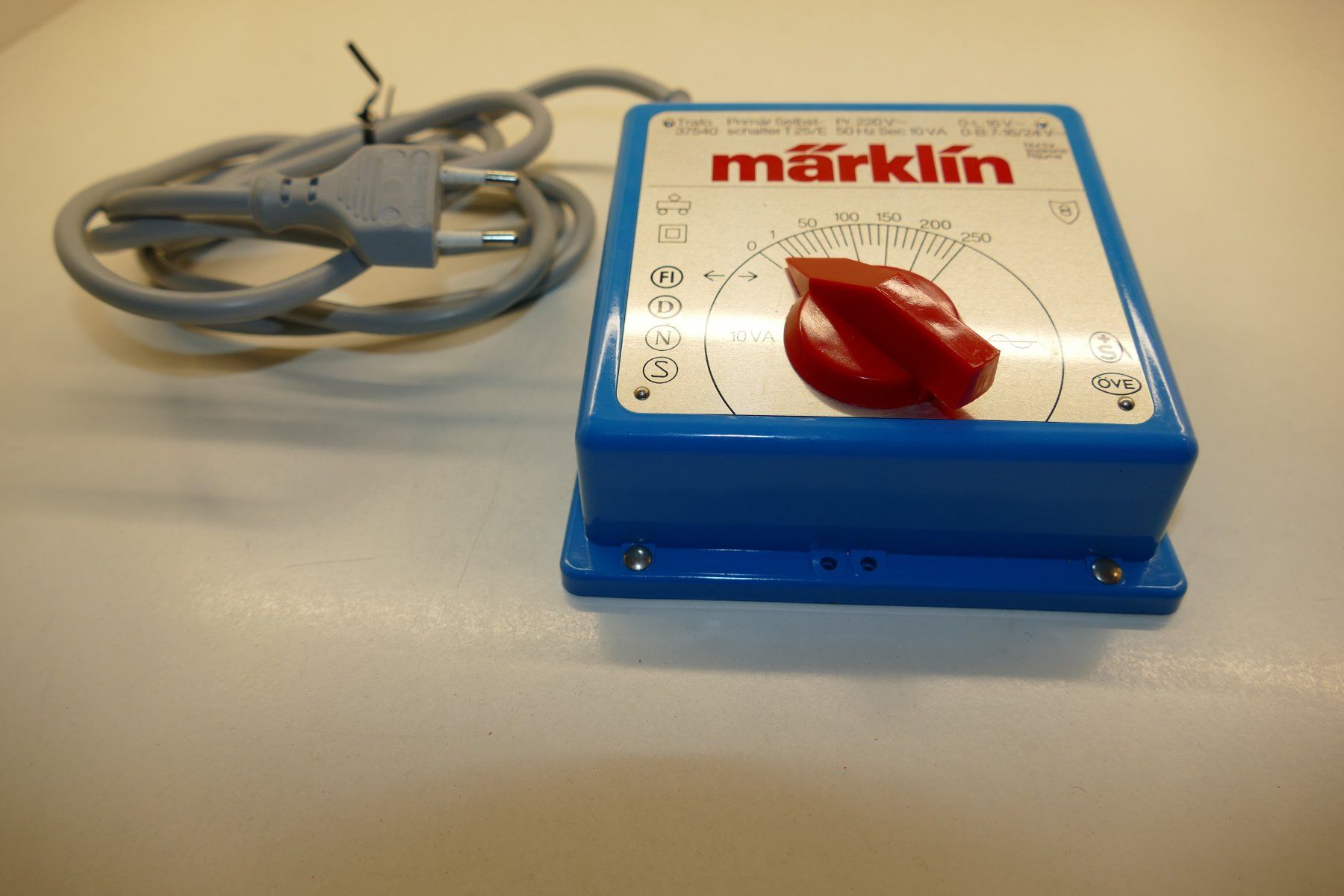 Märklin Modellini di ferrovie: Märklin H0: Trafo 10VA – Usato da Niederhasli venduto da rail-duerst 2