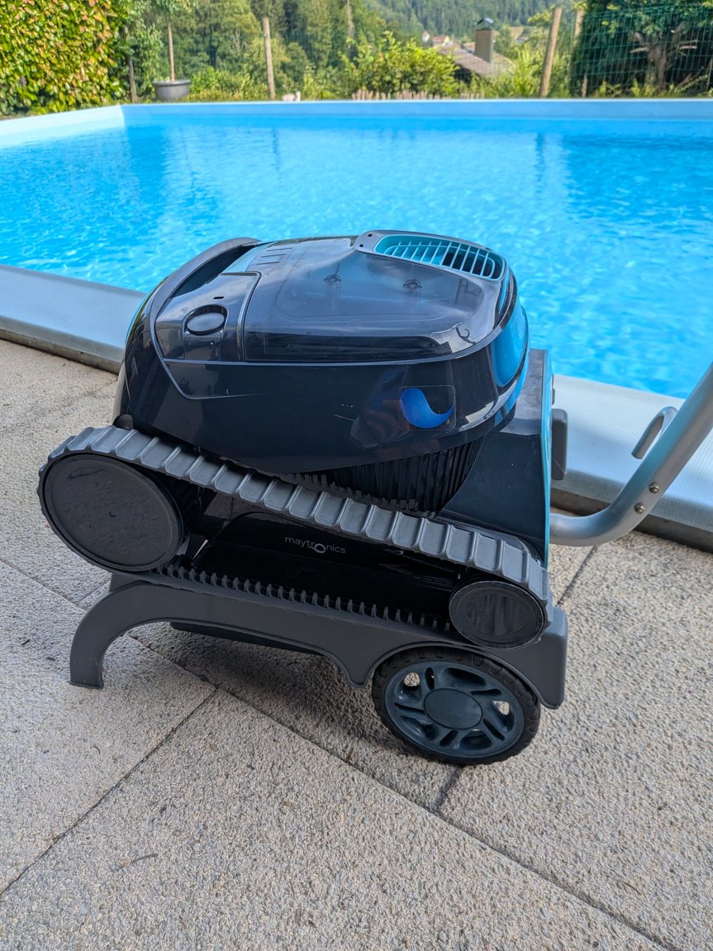 Dolphin Accessori per Piscine: Dolphin Liberty 400 Poolroboter – Usato da Kollbrunn venduto da Ivana.s89 2