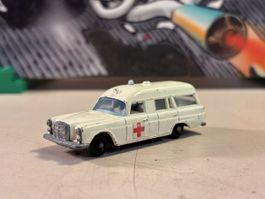 Matchbox Mercedes Benz Ambulance