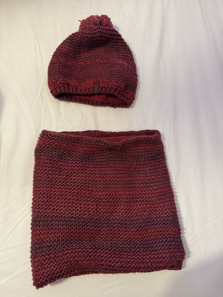Foulards, Tücher & Schals: Winter Set: Mütze & Loop Schal – Gebraucht aus Zürich von Oliveirinha_ 1