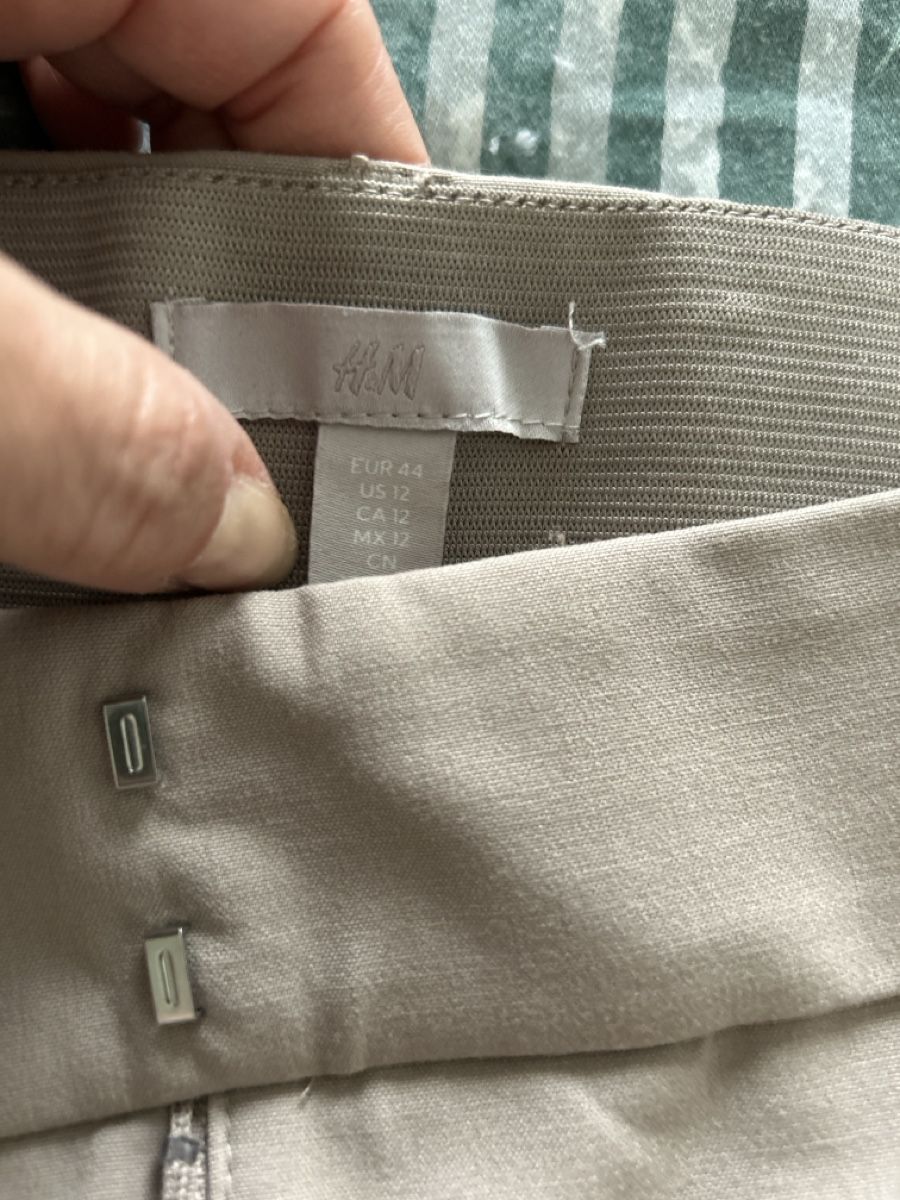 H&M Hosen: Anzugshose von H&M, Grösse 44, beige – Neu (gemäss Beschreibung) aus Erlinsbach SO von hallon480 2