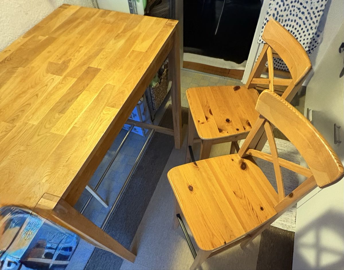 Tables: Küchentisch/Bartisch mit 2 Stühlen – D'occasion à Zürich par tat_mq2k 3