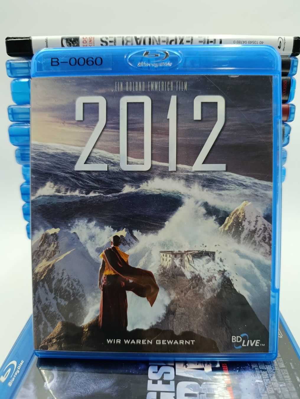 Tutti i DVDs: 2012 Blu-Ray DVD – Usato da Wil SG venduto da Donaldus