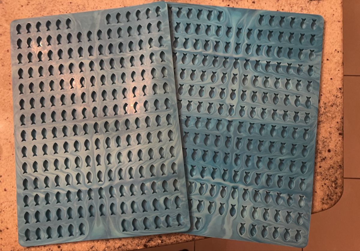 Backformen: Collory Silikon Backmatte  Fischli – Gebraucht aus Unterlunkhofen von Hundeknochen