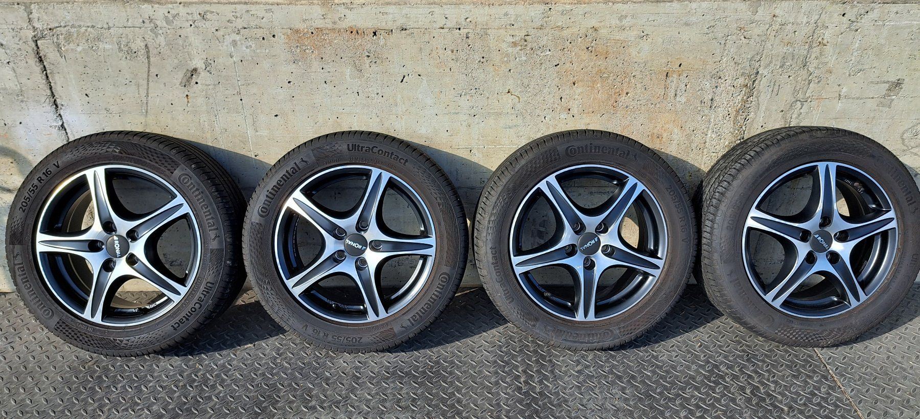 VW Autos: VW Golf VI Variant 1.4 TSI, Team, Schwarz – D'occasion à Giswil par  9