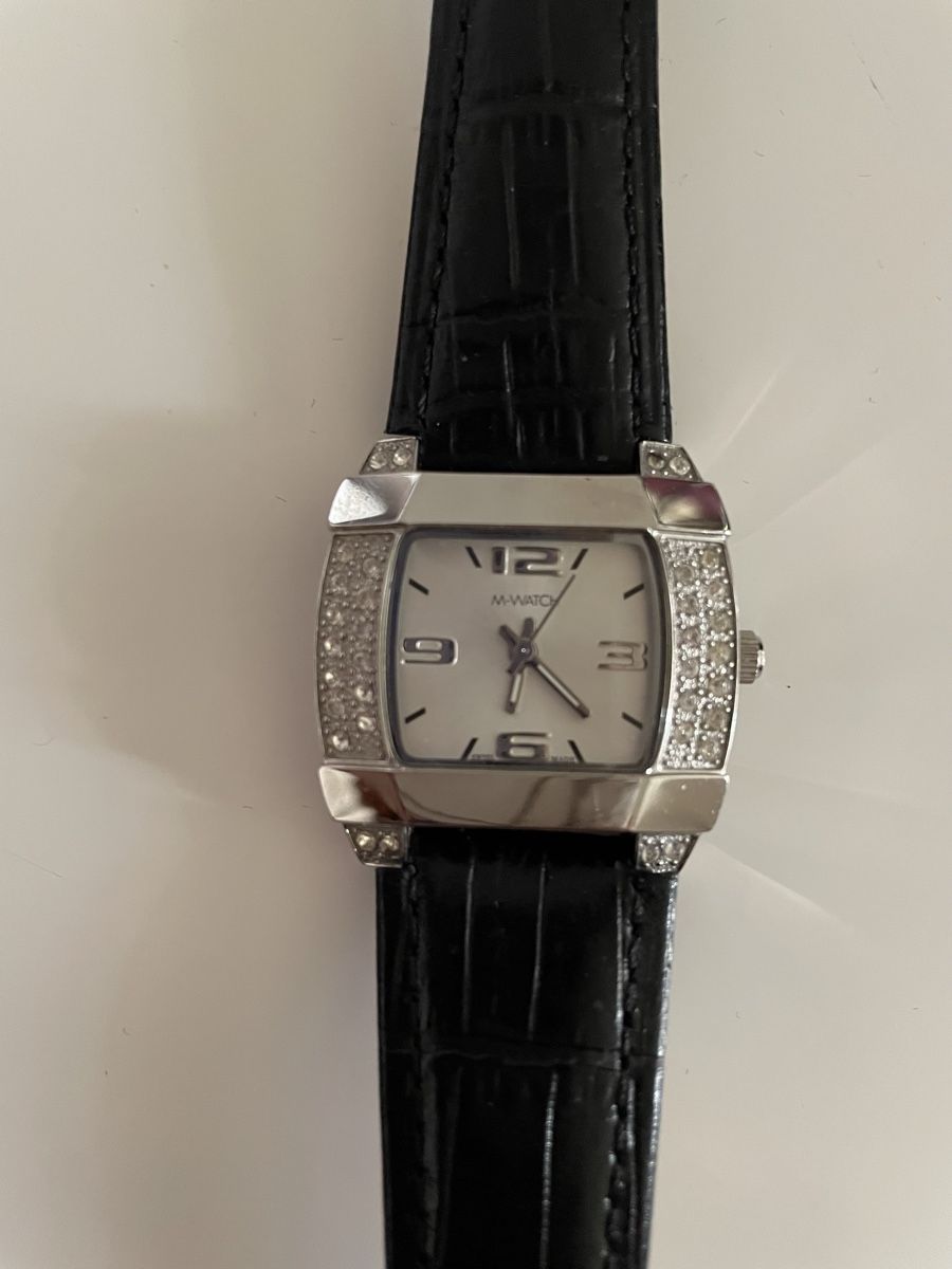 M-Watch Orologi: Wunderschöne Damenuhr von M-Watch – Usato da Röschenz venduto da Kikis-Brocki 1