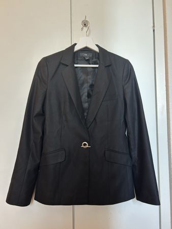 Blazer noir élégant H&M - Taille 36, Parfait pour la période